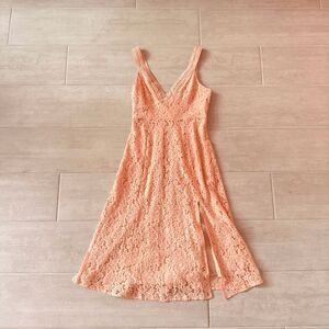 Lush Dress Midi Lace Blush Pink Sleeveless Lined Leg Slit Medium V Neck Rose